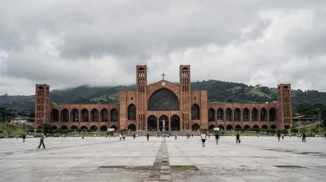 Aparecida basilica day trip